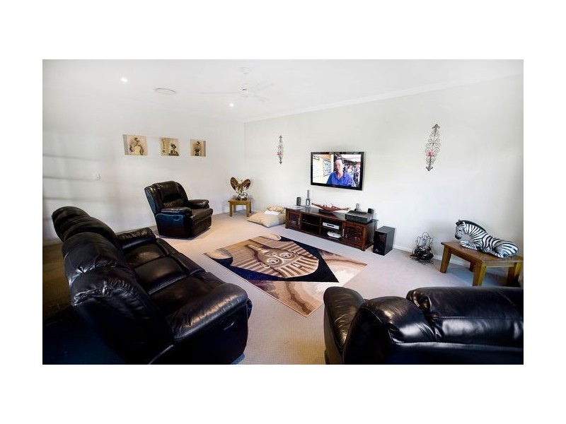 8 Meroo Place, Upper Coomera QLD 4209