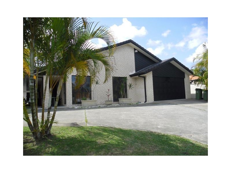 Pacific Pines QLD 4211