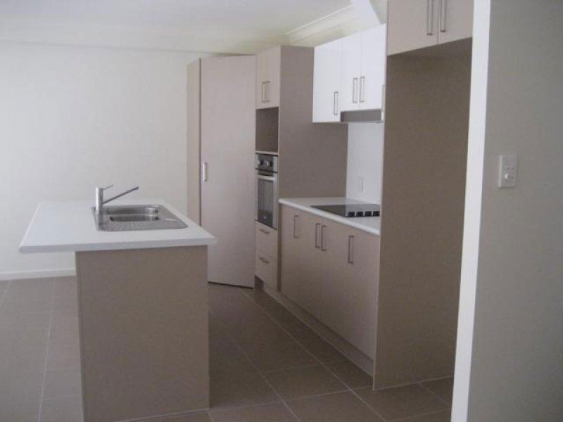 1/8 Mugello Drive, Oxenford QLD 4210