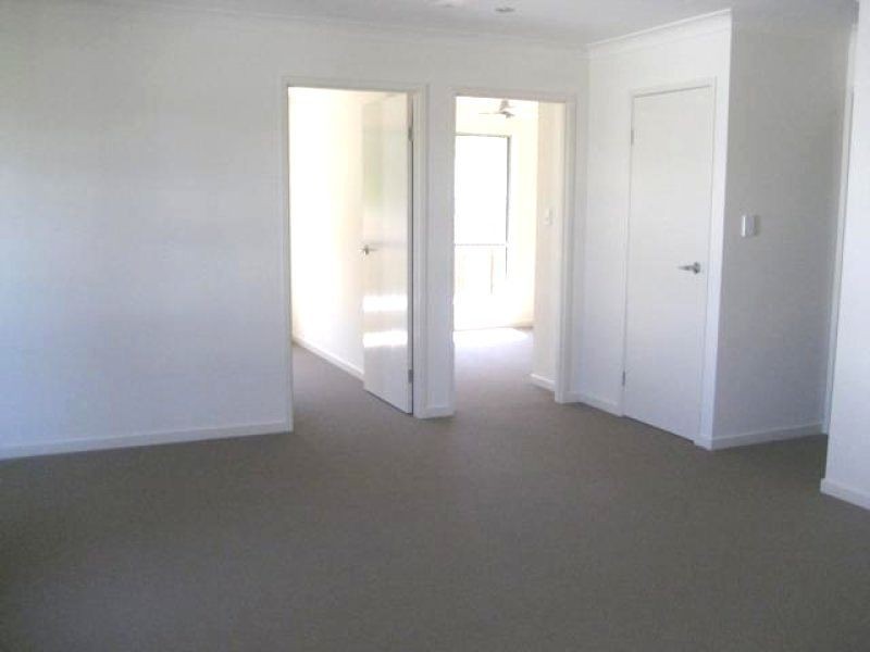 1/8 Mugello Drive, Oxenford QLD 4210