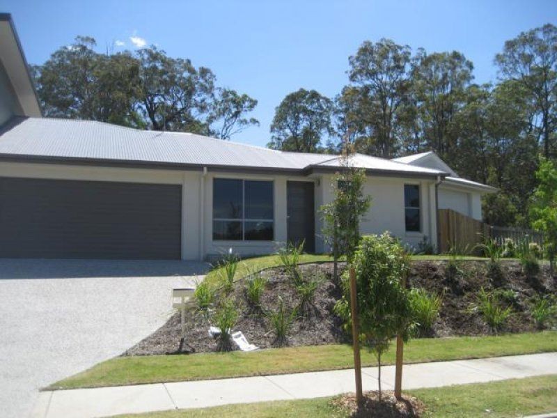 2/8 Mugello Drive, Oxenford QLD 4210