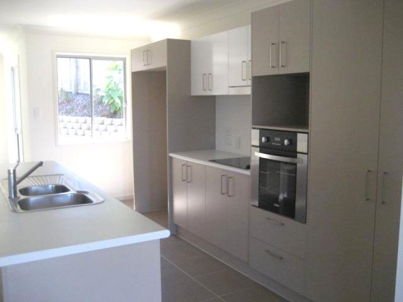 2/8 Mugello Drive, Oxenford QLD 4210