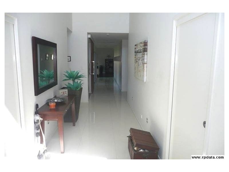 21 Galley Road, Hope Island QLD 4212