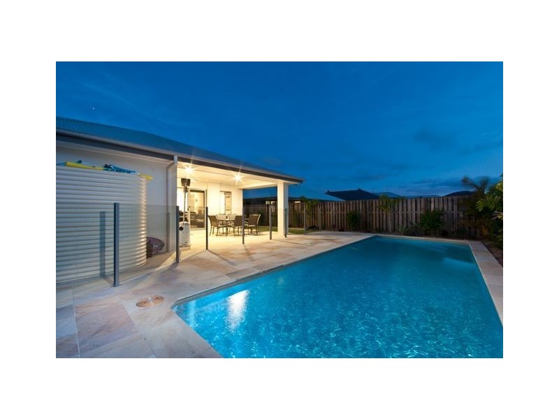 18 Plantation Crescent, Maudsland QLD 4210