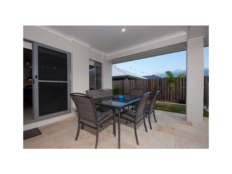 18 Plantation Crescent, Maudsland QLD 4210