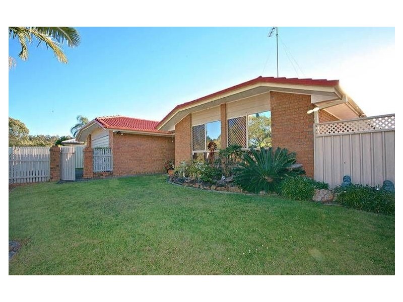 77 Parkes Drive, Helensvale QLD 4212