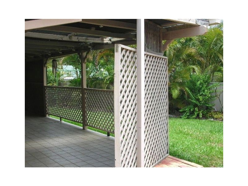 77 Parkes Drive, Helensvale QLD 4212