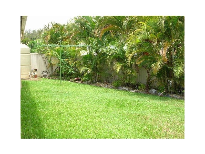 77 Parkes Drive, Helensvale QLD 4212