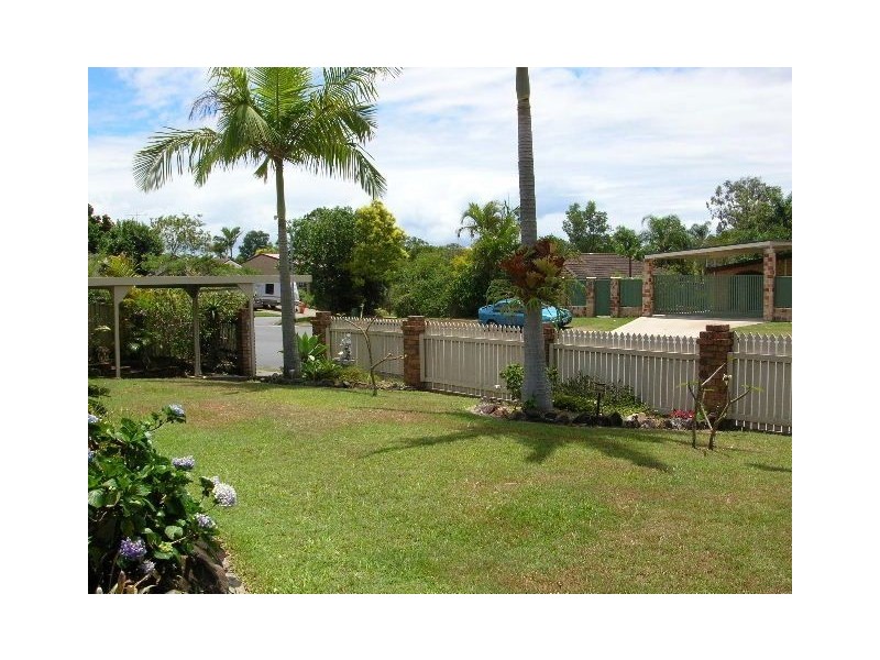77 Parkes Drive, Helensvale QLD 4212