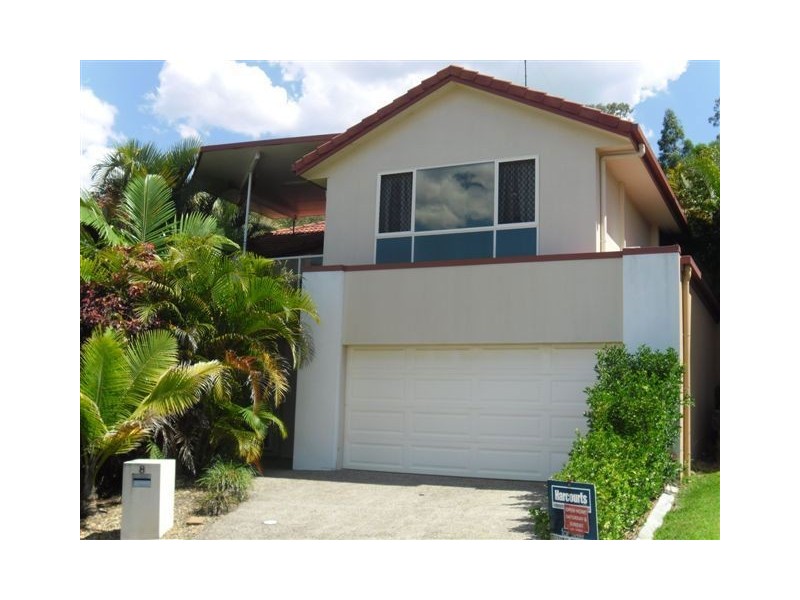 8 Woodward Lane, Pacific Pines QLD 4211