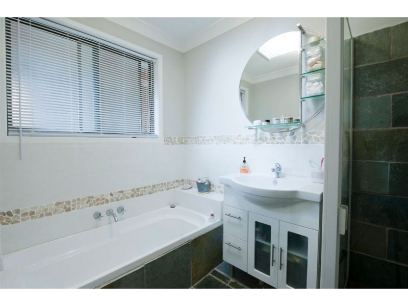 57 Tamworth Drive, Helensvale QLD 4212