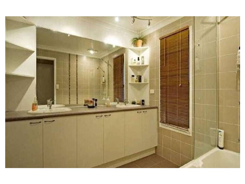 9 Leura Place, Helensvale QLD 4212