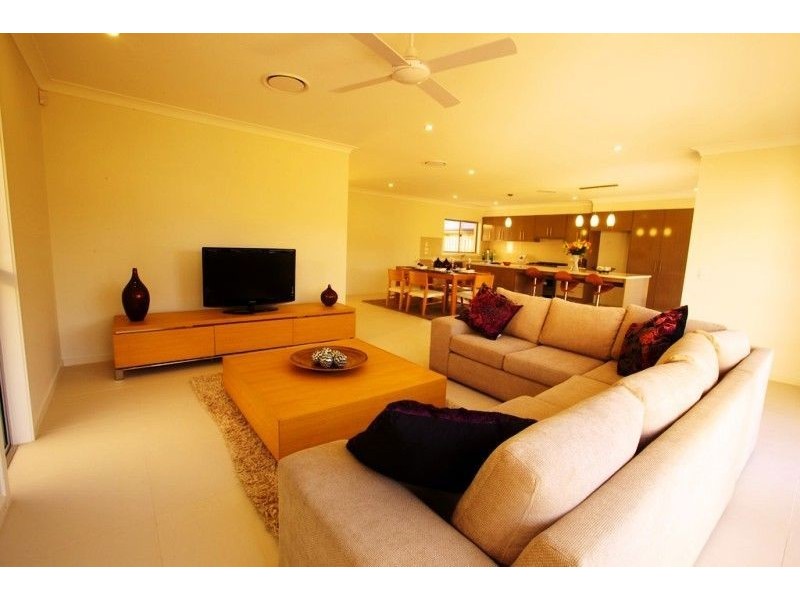 21 Bunderoo Circuit, Pimpama QLD 4209