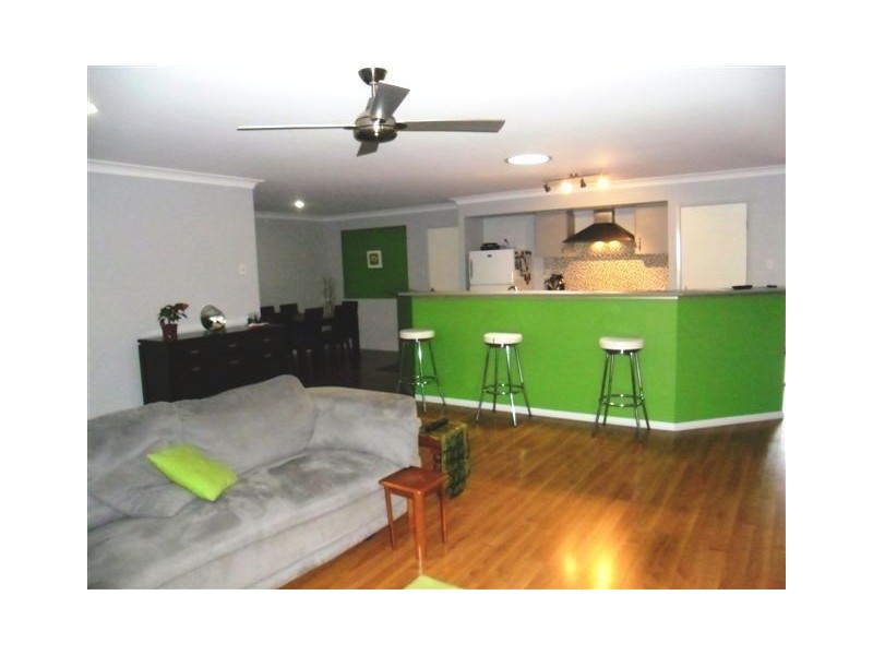 34 McAuley Parade, Pacific Pines QLD 4211