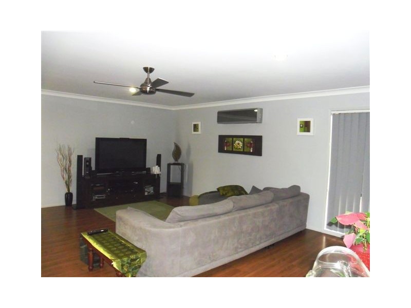 34 McAuley Parade, Pacific Pines QLD 4211