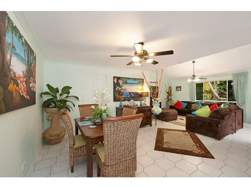 9 Urangan Court, Helensvale QLD 4212