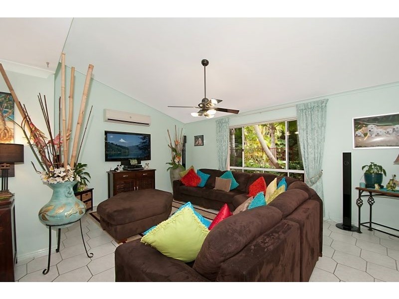 9 Urangan Court, Helensvale QLD 4212