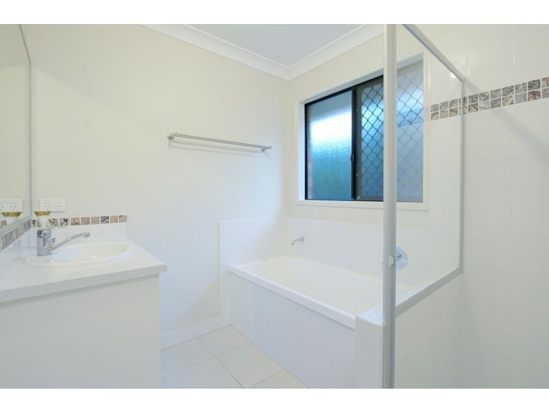 16 Starkey Street, Pacific Pines QLD 4211