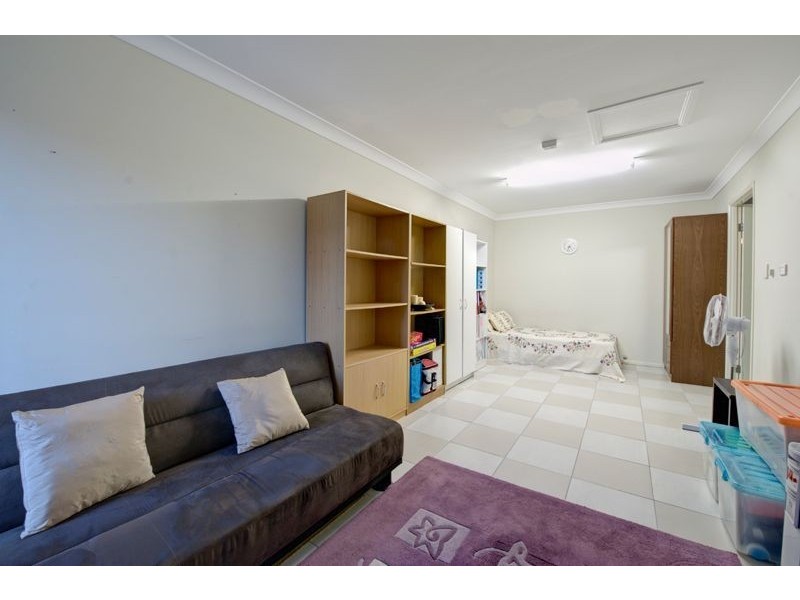 16 Starkey Street, Pacific Pines QLD 4211