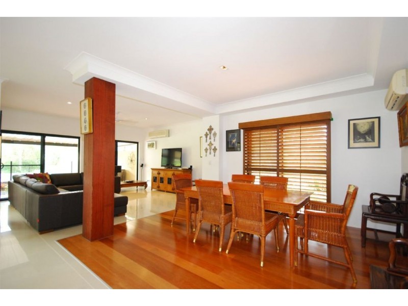 82 Rivertree Avenue, Helensvale QLD 4212