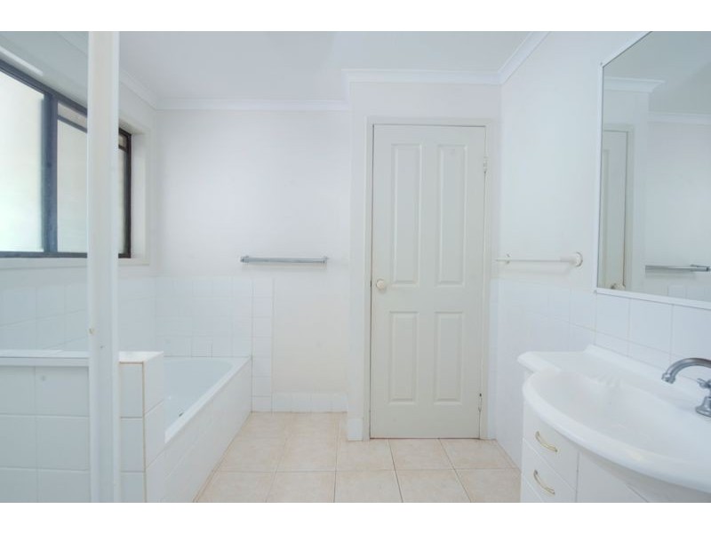 2 Atherton Court, Helensvale QLD 4212