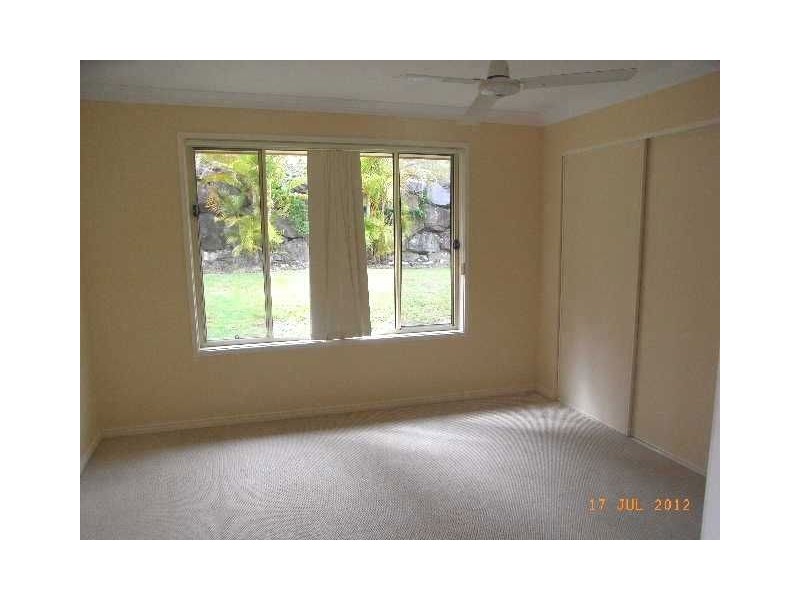 15 Feathertop Crescent, Pacific Pines QLD 4211