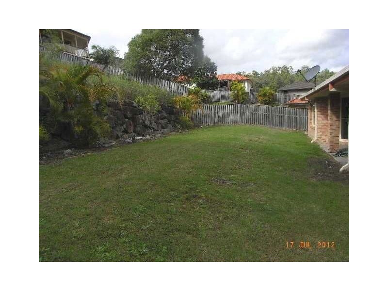 15 Feathertop Crescent, Pacific Pines QLD 4211