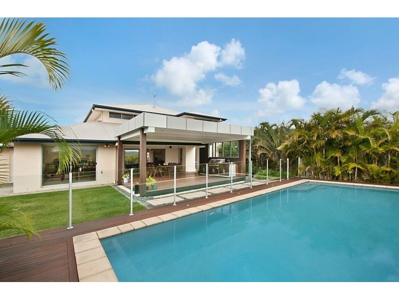 32 Salvado Drive, Pacific Pines QLD 4211