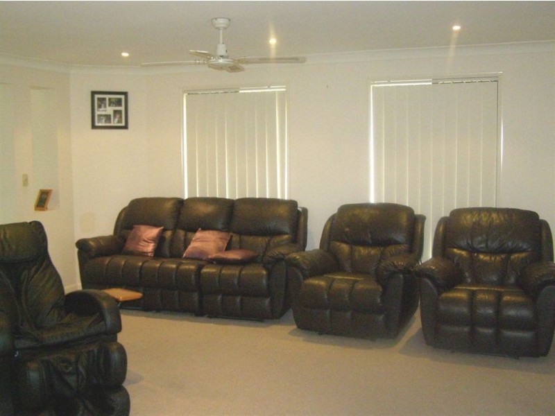 8 Heather Drive, Upper Coomera QLD 4209