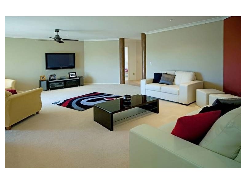 148 Monterey Keys Drive, Helensvale QLD 4212