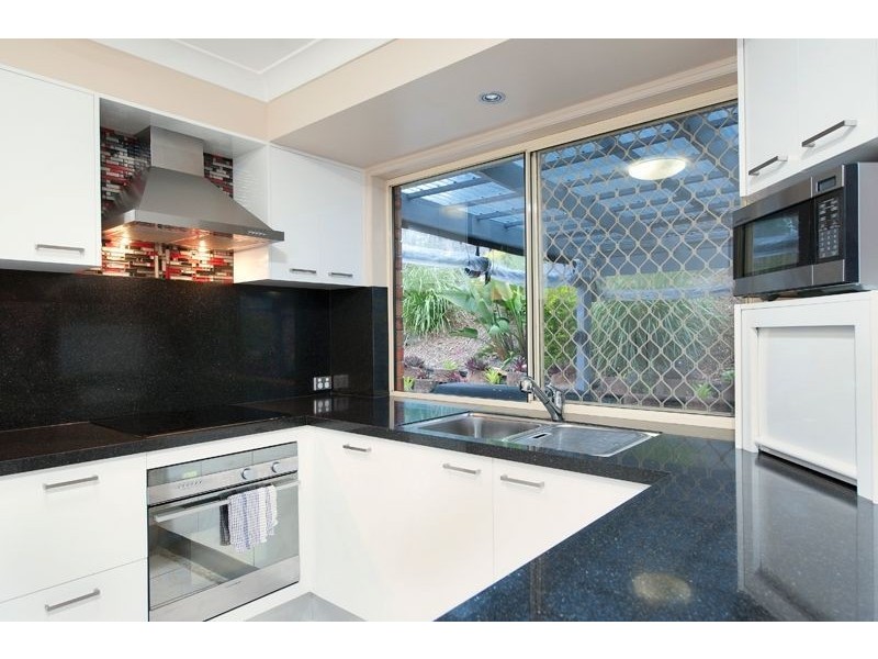 3 Malita Place, Pacific Pines QLD 4211