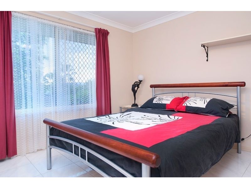 3 Malita Place, Pacific Pines QLD 4211