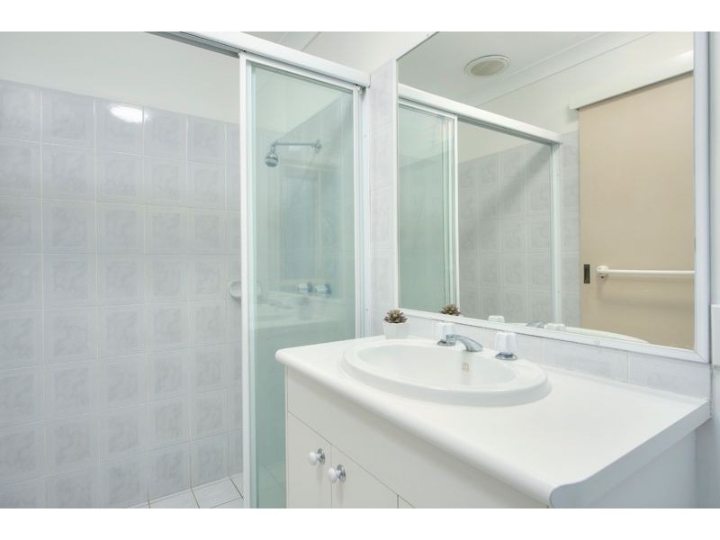 3 Malita Place, Pacific Pines QLD 4211