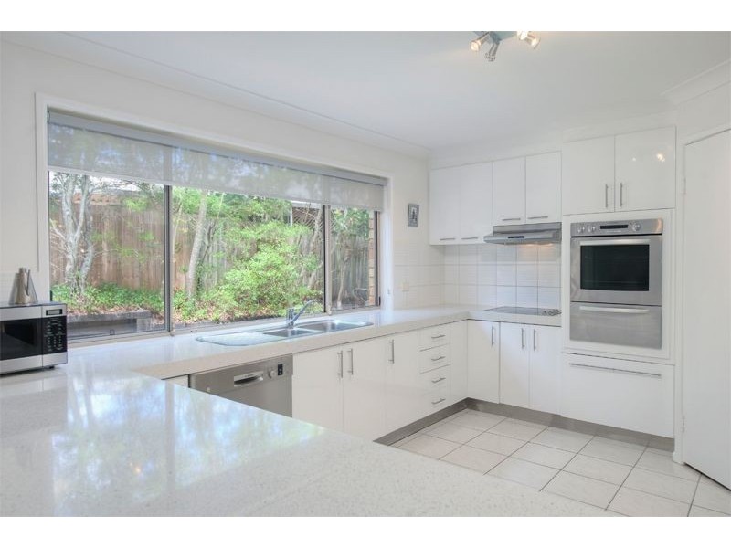 9 Lismore Drive, Helensvale QLD 4212