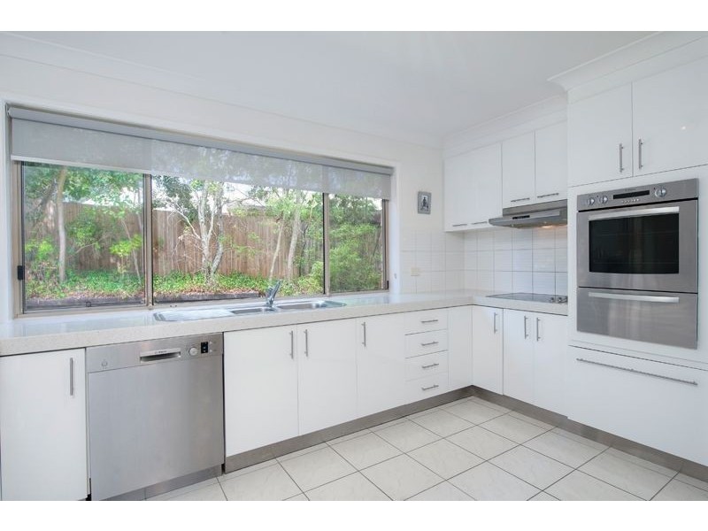 9 Lismore Drive, Helensvale QLD 4212