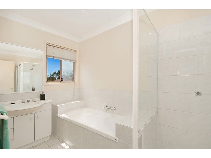 4/1 Studio Drive, Pacific Pines QLD 4211