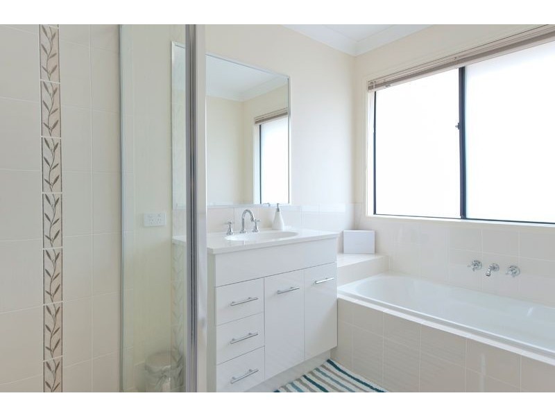 97 Mcauley Parade, Pacific Pines QLD 4211