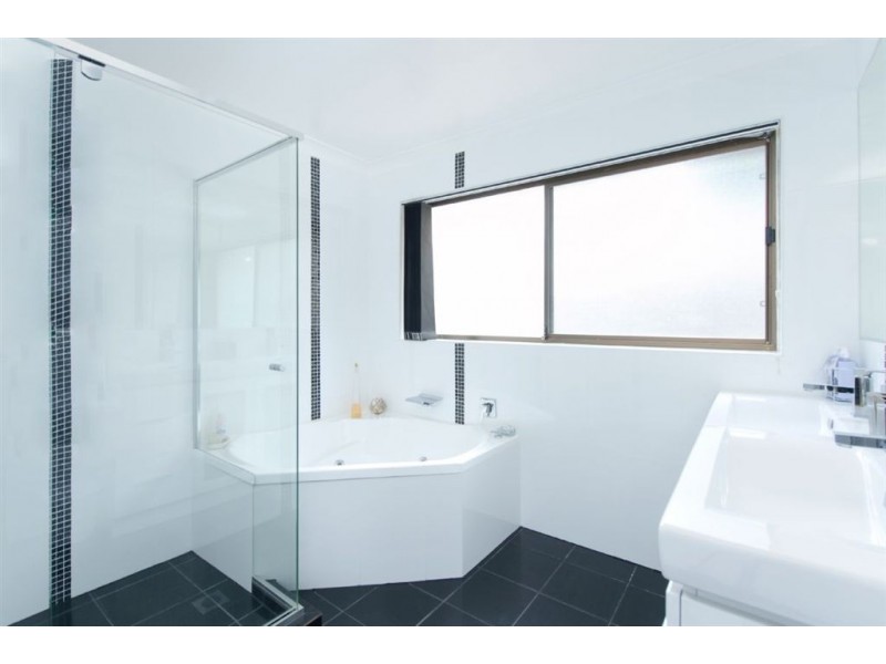 19 Tooraneedin, Coomera QLD 4209