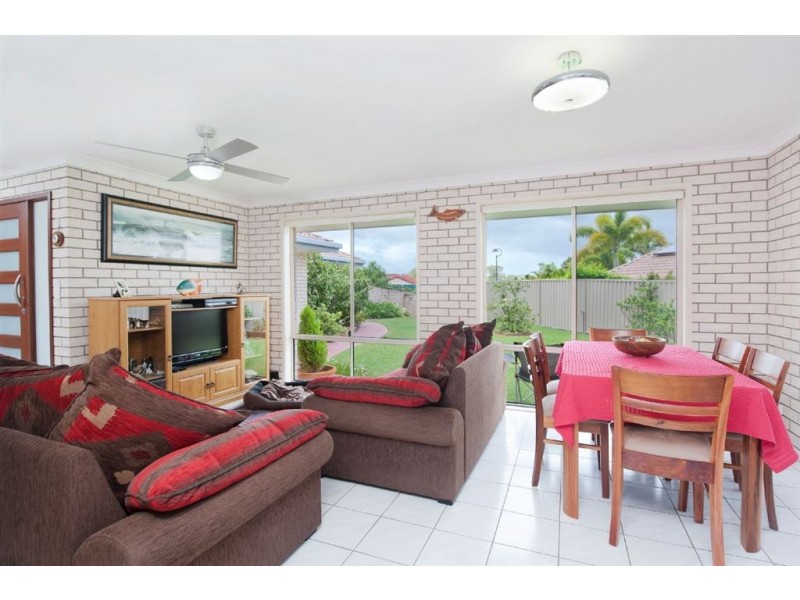 16 Balranald Court, Helensvale QLD 4212