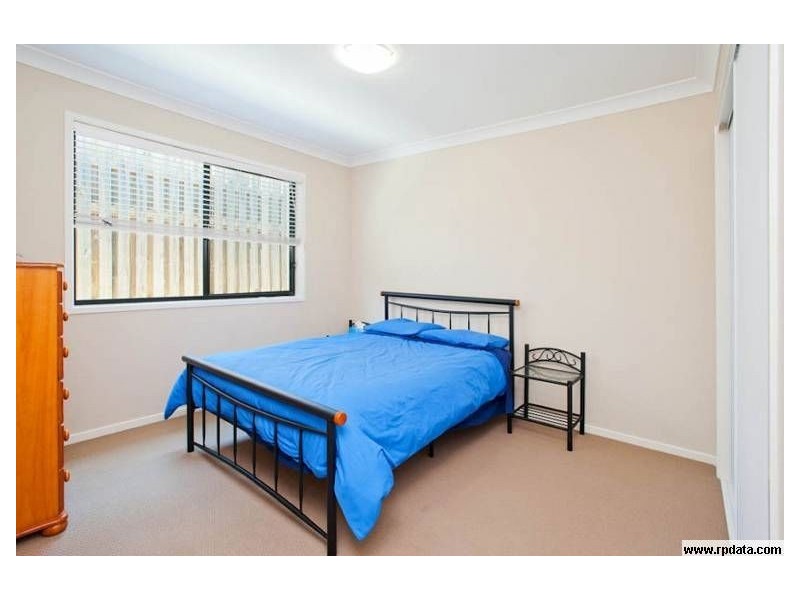 19 Flame Trees Cr, Maudsland QLD 4210