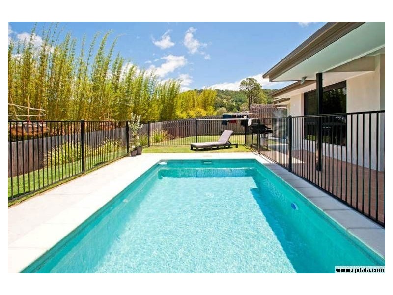 19 Flame Trees Cr, Maudsland QLD 4210