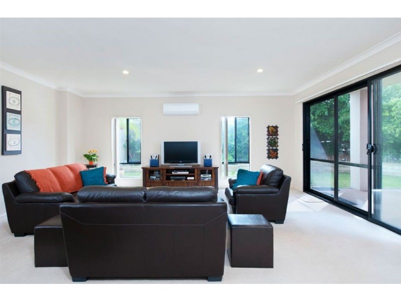2/29 McRae Circuit, Pacific Pines QLD 4211