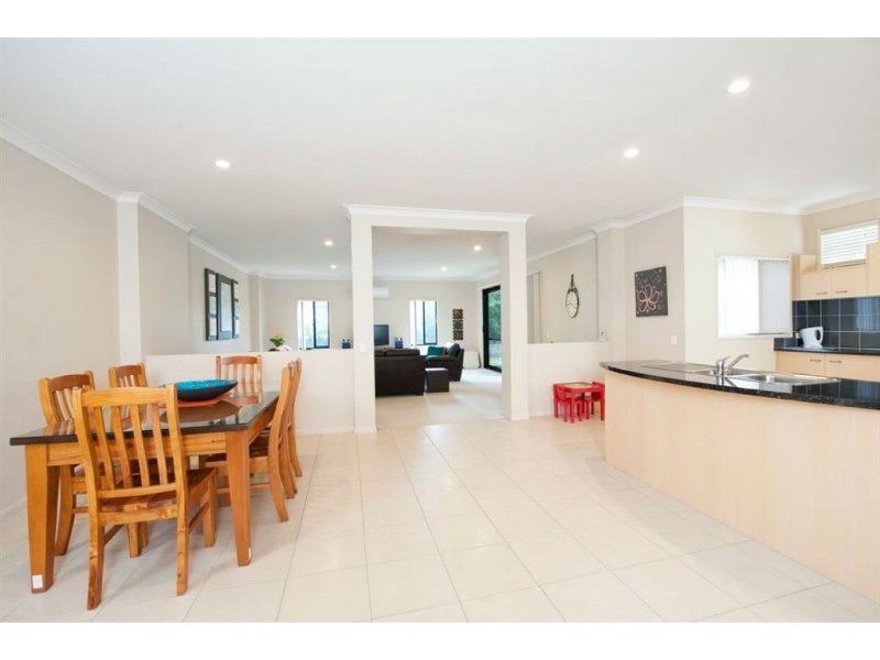 2/29 McRae Circuit, Pacific Pines QLD 4211