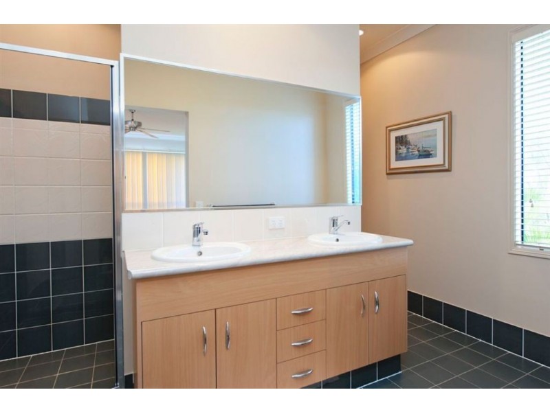 2/29 McRae Circuit, Pacific Pines QLD 4211