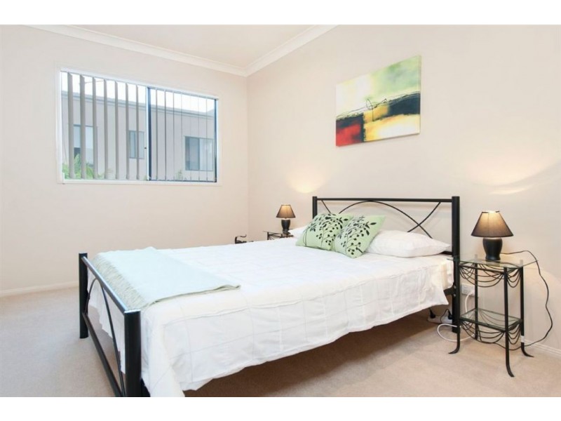 2/29 McRae Circuit, Pacific Pines QLD 4211