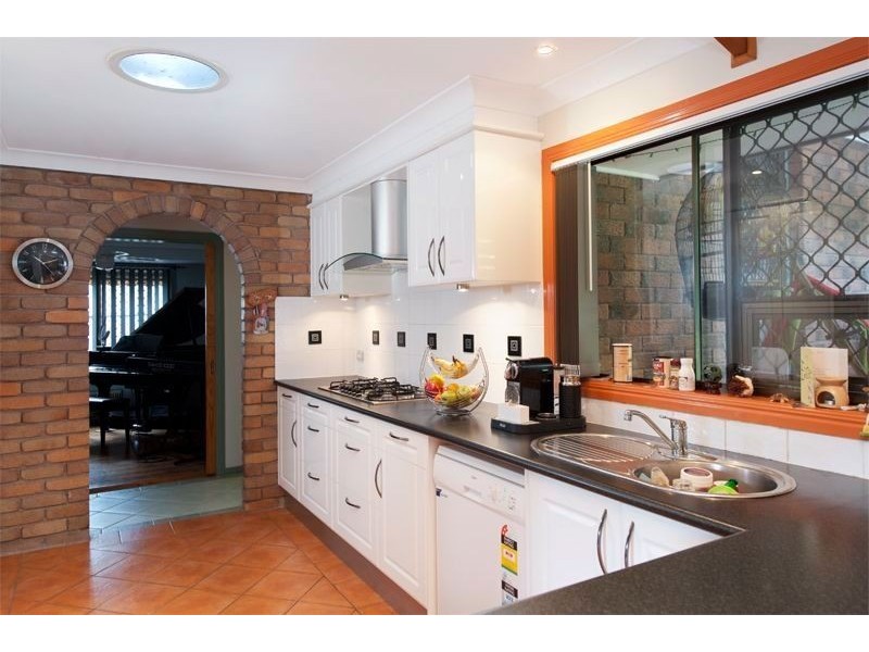 28 Preston Place, Helensvale QLD 4212