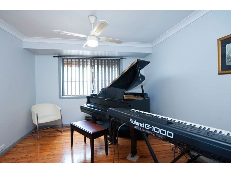 28 Preston Place, Helensvale QLD 4212