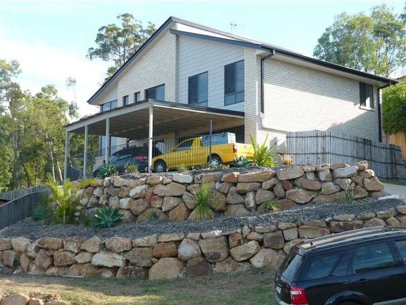 38 Capricon Drive, Pacific Pines QLD 4211