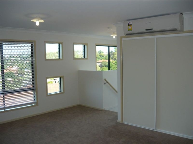 38 Capricon Drive, Pacific Pines QLD 4211