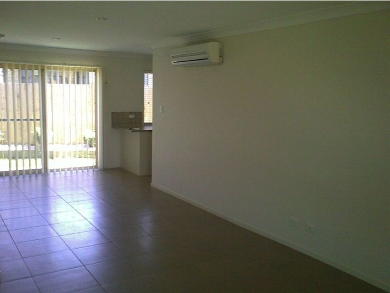 2/17 Mungana, Upper Coomera QLD 4209